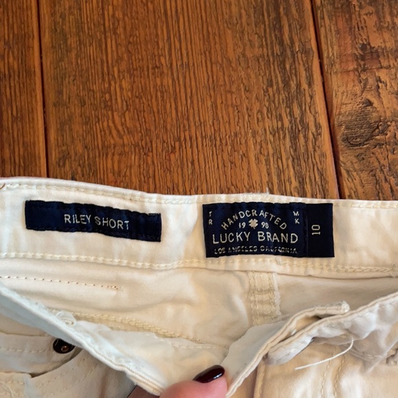 Lucky Brand Girls Riley Embroidered shorts size 10 - Picture 2 of 3